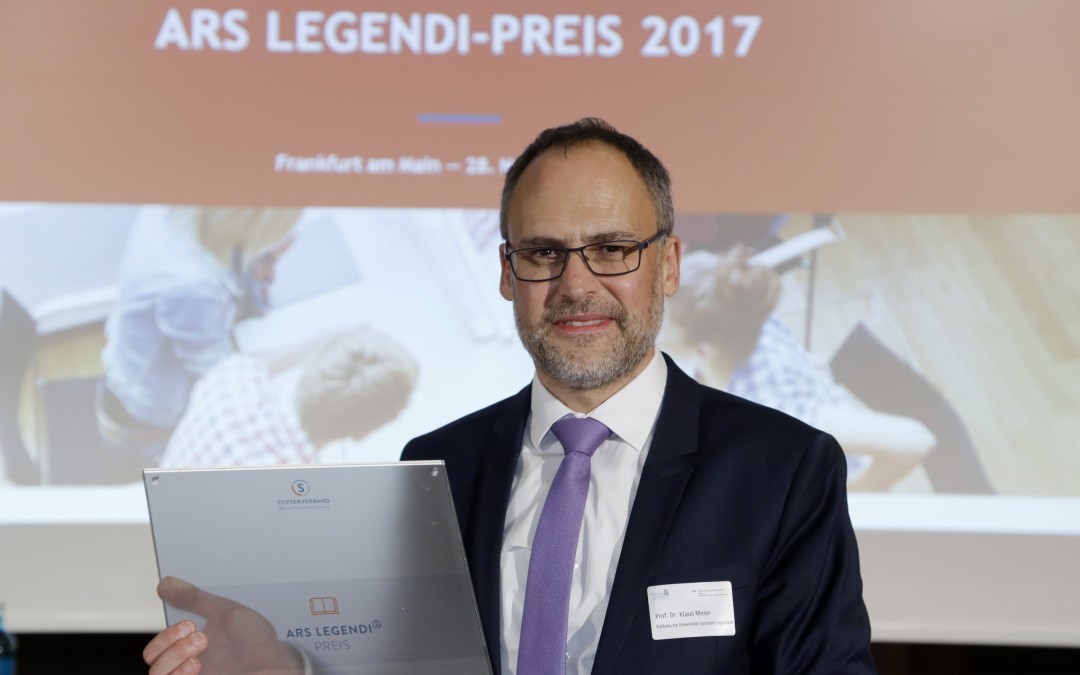 Klaus Meier receives a prestigious award for innovation in education